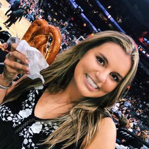 Meet your Posher, Chloe